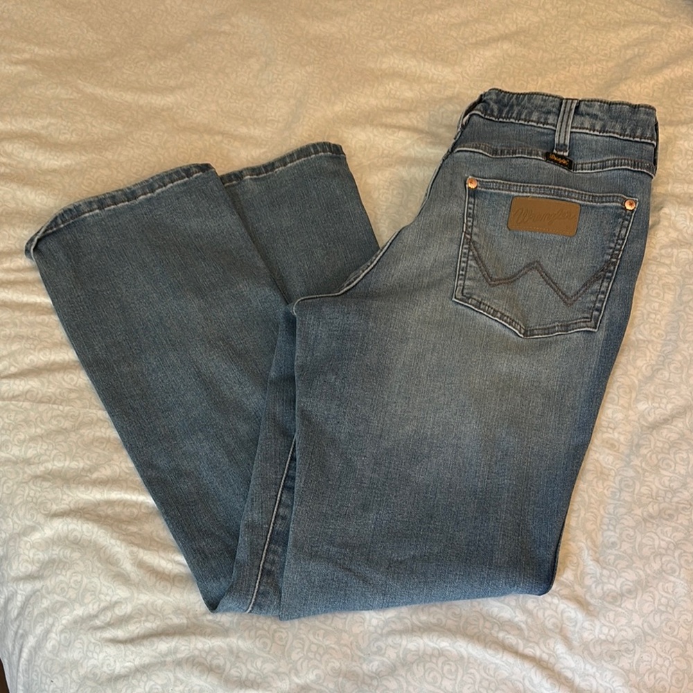 Lainey Wilson wranglers 31x32